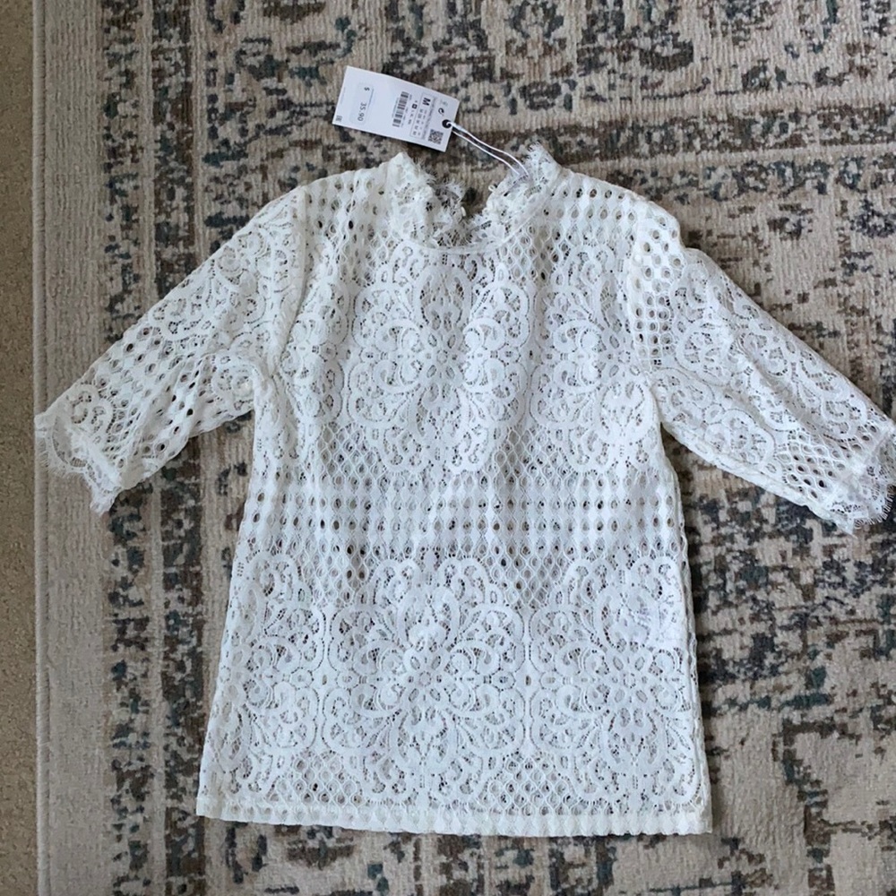 NWT Zara white lace top - medium. Great for Christmas!